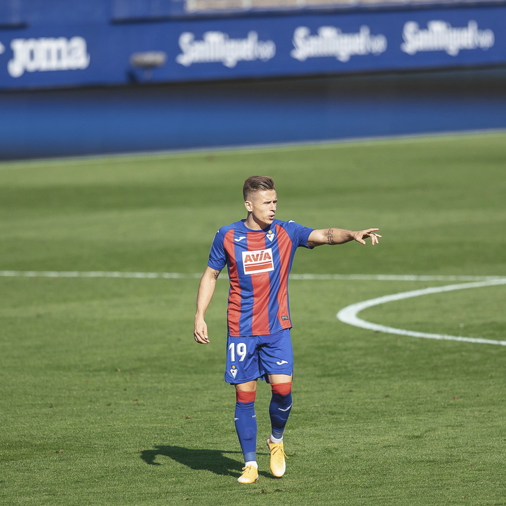 Kadzior, con la elástica armera. (@SDEibar)