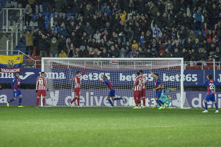 El Eibar consiguió su primer triunfo ante el Atlético hace un año. (Aritz LOIOLA/FOKU)