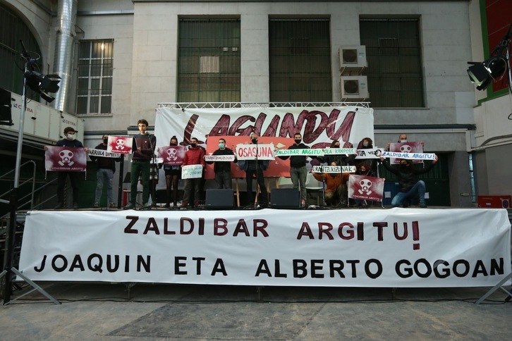 Zaldibar Argitu plataformak Eibarren antolatutako ‘Lagundu Argitzen’ ekitaldia. (Aritz LOIOLA/FOKU)