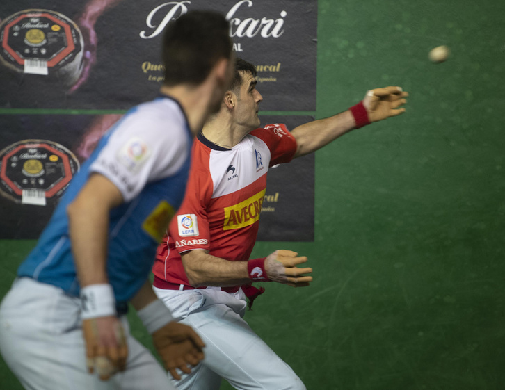 Joseba Ezkurdiak ez dio aukerarik eman Zubizarretari. (Jon URBE/FOKU)