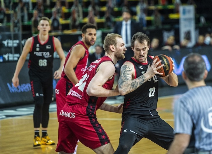 Ondrej Balvin ha peleado dignamente el día de su regreso tras haber estado lesionado, pero ni él ha estado a tope ni sus compañeros han estado mejor. (Marisol RAMÍREZ / FOKU)