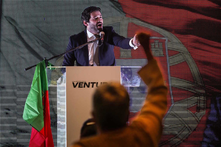 El ultraderechista Andre Ventura celebra los resultados en Lisboa. (Pedro ROCHA/AFP)