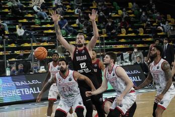 Balvin, durante el encuentro de la primera vuelta ante el Pinar Karsiyaka. (Marisol RAMÍREZ/FOKU)