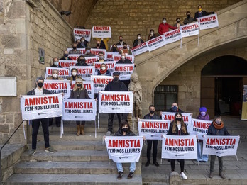 Personalidades del mundo de las letras han mostrado su apoyo a la amnistía de los presos políticos catalanes. (www.omnium.cat)