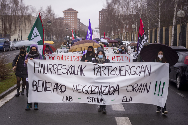 Haurreskoletako langileen manifestazioa Gasteizen. (Jaizki FONTANEDA/FOKU)