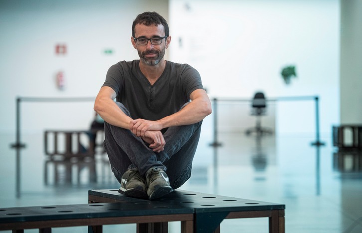 ‘La hora de las gaviotas’ es la nueva novela del escritor donostiarra Ibon Martin. (Jon URBE | FOKU)