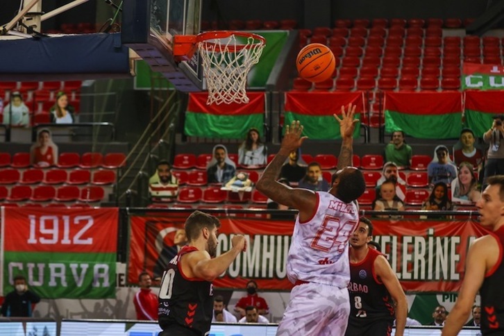 Amath M'Baye, Bilbao Basketen borrero nagusiena. (FIBA BASKETBALL)