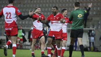 Los jugadores del Biarritz Olympique celebran su victoria en Colomiers. (www.lnr.fr)