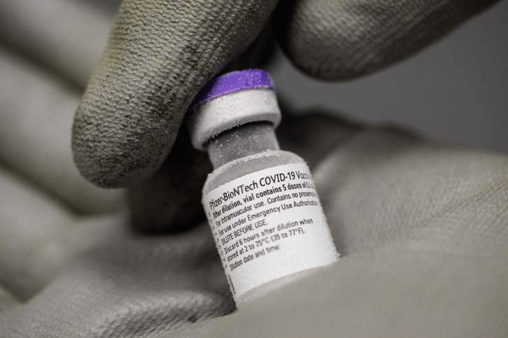 Dos nuevos centros se suman a la fabricación de la vacuna de Pfizer. (Jean-François MONIER/AFP)