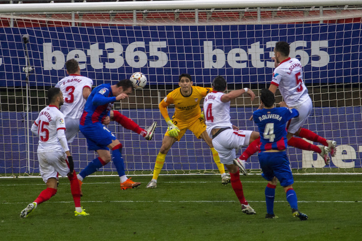 El Eibar ha generado buenas ocasiones pero le ha faltado el acierto de su rival. (Juan Carlos RUIZ/FOKU)