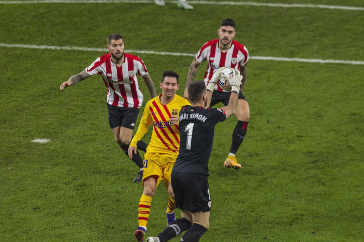 Messi en el último partido ante el Athletic en San Mamés. (Aritz LOIOLA / FOKU)