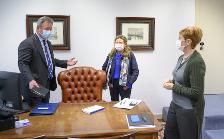 Sagardui, en el centro, junto a Zupiria y Tapia. (IREKIA)