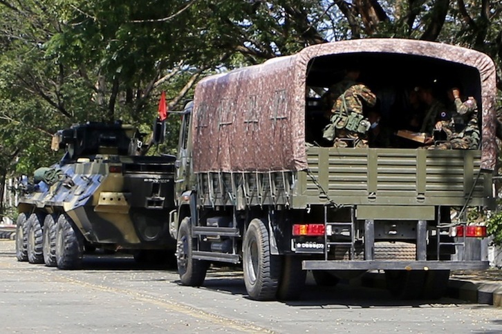 Militarrak Naypyidaw hiriburuan. (AFP)