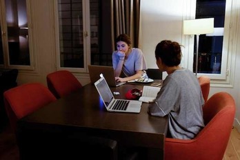 Estudiantes de Erasmus en París. (Ludovic MARIN / AFP)