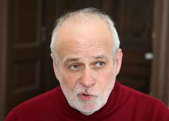 Lire, enseigner, traduire... Pantxoa Etchegoin nourrit de nombreux projets pour sa retraite. © Bob EDME