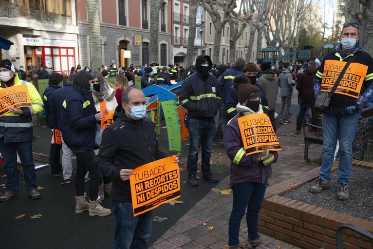 Trabajadores de Tubacex, en una movilización que realizaron en diciembre en Gasteiz. (Raúl BOGAJO/FOKU)