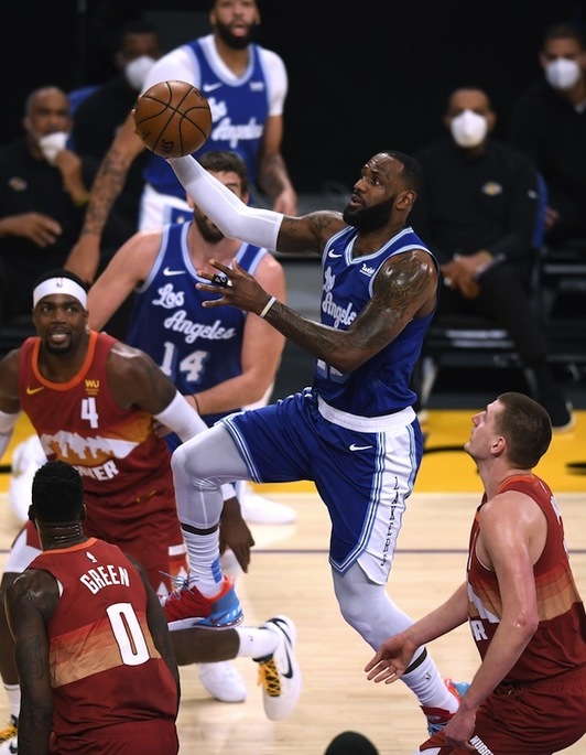 LeBron James ha estado brillante ante los Nuggets, y sobre todo muy crítico con el All Star Game de marzo. (Harry HOW / AFP PHOTO)