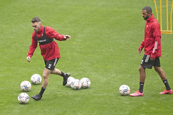 Ramalho, una de las novedades en la lista rojilla, junto a Torres, en el entrenamiento que han realizado los rojillos hoy en el Sadar. (CA Osasuna)