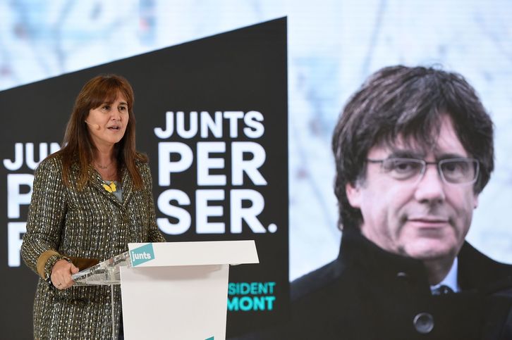 Mitin central de campaña de JxCat, con la candidata Borràs y el expresident Puigdemont. (Josep LAGO/AFP)