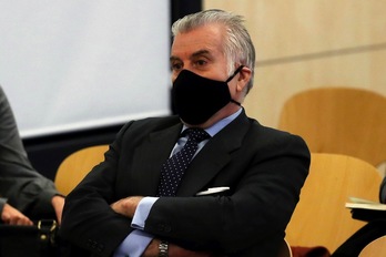 Bárcena, en el comienzo del juicio por el pago en negro de la obras de la sede del PP. (POOL/EUROPA PRESS)