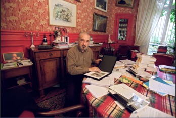 Carrière, en 2001 en su casa de París. (Jean-Pierre MULLER / AFP)