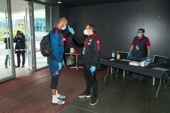 Foto de archivo del control de la plantilla de Saski Baskonia antes de afrontar la burbuja de junio. (BASKONIA)