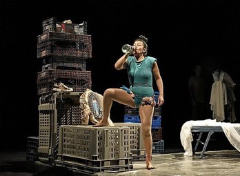 ‘Atzerrian lurra garratz’ lanaren irudia.