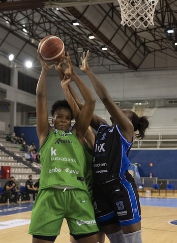 Tanto IDK Euskotren como Araski pelearán por una plaza en los playoffs. (Jon URBE / FOKU)