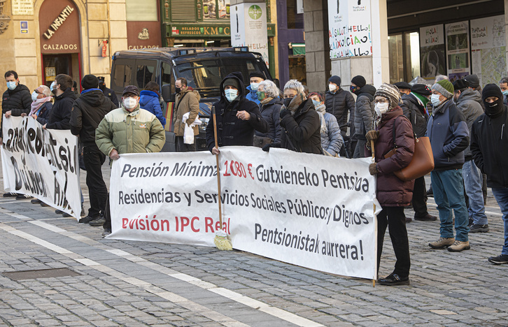 Concentración de pensionistas de Nafarroa, el pasado 11 de enero. (Jagoba MANTEROLA / AFP)