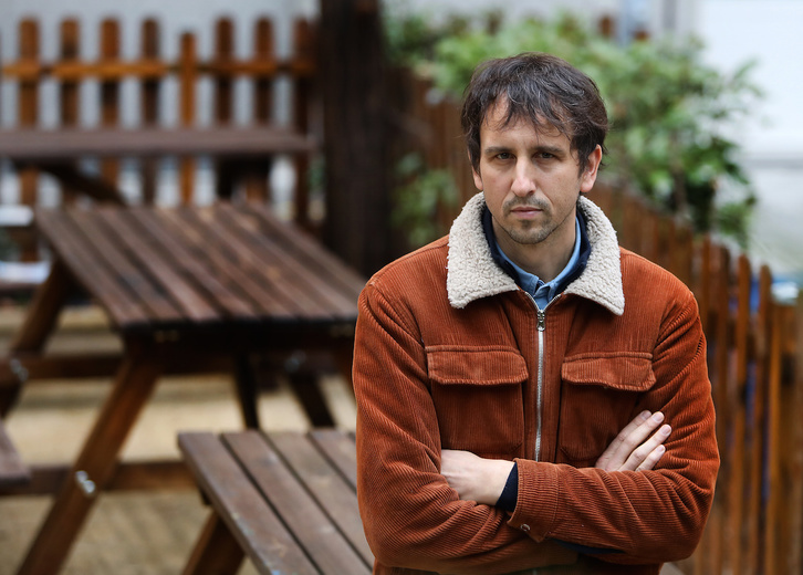 Stéphane Demoustier dirige ​‘La chica del brazalete’. (J. DANAE | FOKU)