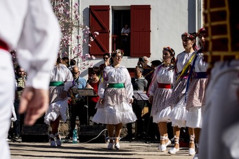 Ikuskizun herrikoiek garrantzi handia dute Ipar Euskal Herriko kulturan. (GUILLAUME FAUVEAU)