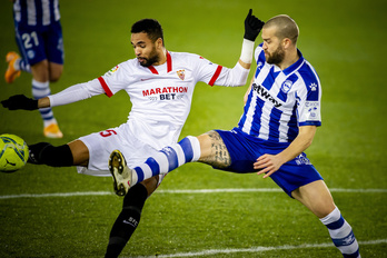 Víctor Laguardia podría regresar a la titularidad en el eje de la zaga albiazul. (Jaizki FONTANEDA/FOKU)