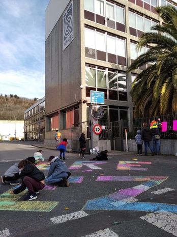 Primer día de huelga indefinida en Tubacex. (@SortuAiaraldea)