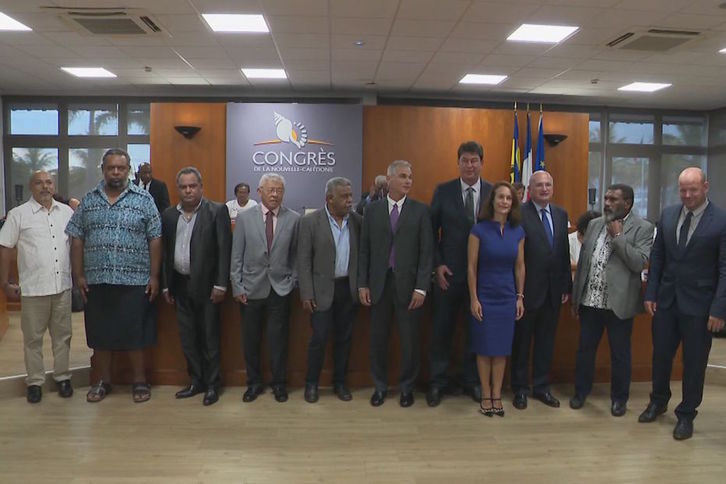 Foto oficial del nuevo ejecutivo kanaky, el primero de mayoría independentista pero con solo una mujer. (©NCla1ère)