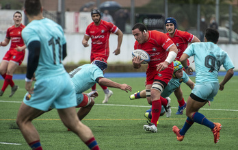 Una imagen del partido disputado en Altamira entre Ordizia y Barcelona el pasado enero. (Jon URBE / FOKU)