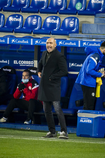 Abelardo confía en que los suyos sean intensos en el derbi de este domingo en Anoeta. (Jaizki FONTANEDA/FOKU)