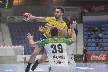 Bidasoa y Anaitasuna vuelven a medirse en un derbi que se presenta a priori igualado. (Idoia ZABALETA/FOKU)