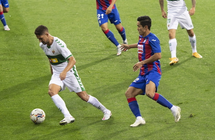 Muto, que disputó su primer partido como titular contra el Elche, podría regresar mañana al once. (Raúl BOGAJO/FOKU)