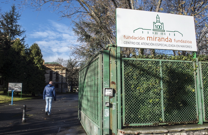 La residencia de la Fundación Miranda, en Barakaldo, es la única que alberga algún caso en Bizkaia.    (Marisol RAMÍREZ I FOKU)