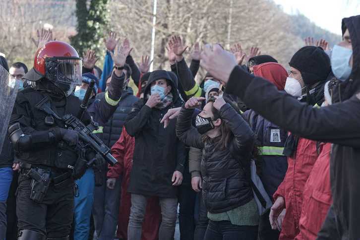 Protesta ante planta de Tubacex en Laudio. (LAB AIARA)