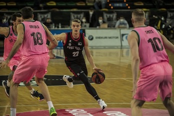 Ludde Hakanson confía en que la preparación conjunta devolverá las victorias a Bilbao Basket. (Aritz LOIOLA / FOKU)