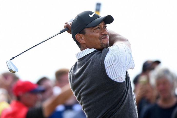 Tiger Woods, durante un torneo de golf. (Andy BUCHANAN/AFP)