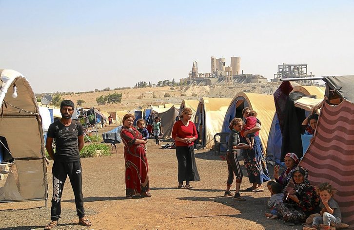 Desplazados de Afrín en el campo de Shehba. (David MESEGUER)