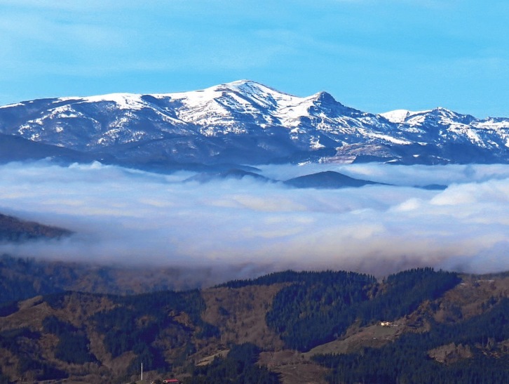 Kurtzebarrirako bidetik Gorbeako irudi ikusgarria.
