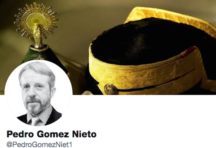 La cuenta de Twitter de Gómez Nieto incluye el emblema de la Guardia Civil.
