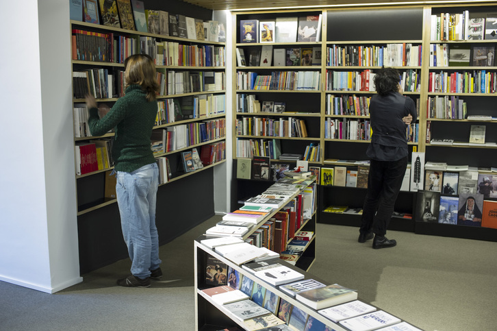 Interior de la libreria Kaxilda, en una imagen de archivo. (Jon URBE / FOKU)