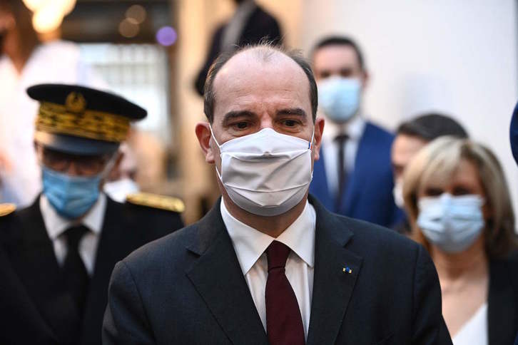 El primer ministro galo, Jean Castex, ha visitado por la mañana un centro de vacunación en París. (Christophe ARCHAMBAULT/AFP)