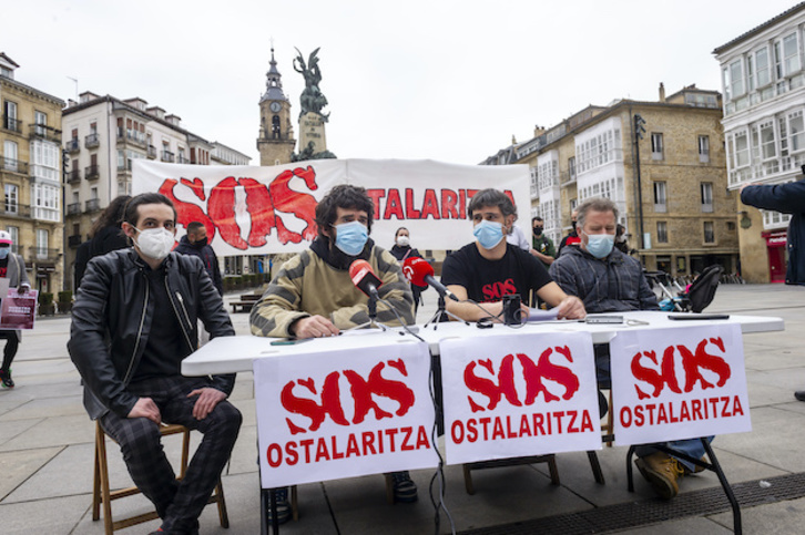 Rueda de prensa ofrecida en Gasteiz. (Jaizki FONTANEDA/FOKU)
