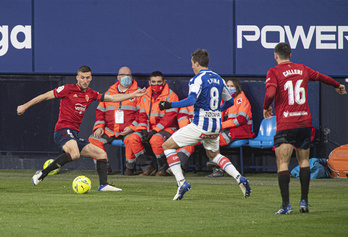 Alavés y Osasuna empataron a uno en el encuentro de la primera vuelta disputado en El Sadar. (Jagoba MANTEROLA/FOKU)