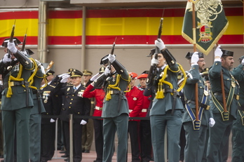 Guardia Zibilaren ekitaldia Sansomendi Kuartelean, 2019ko urriaren 12an. Ertzaintzaren ordezkaritza bertan. (Jaizki FONTANEDA / FOKU)